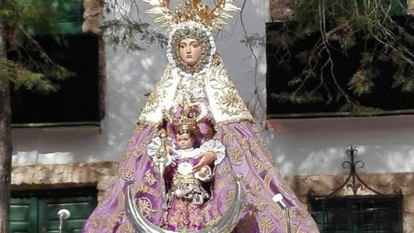 Imagen de la Virgen de Tíscar. Imagen de la Virgen de Tíscar.