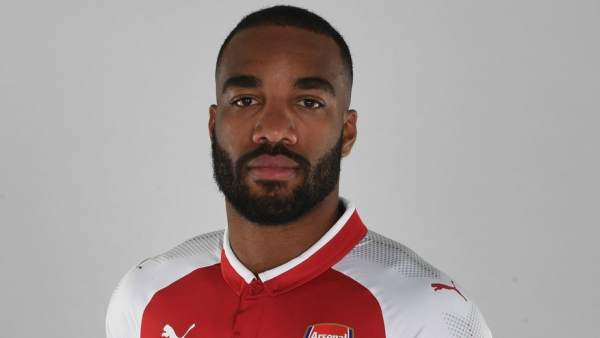 Lacazette (60 millones de euros) Lacazette (60 millones de euros)