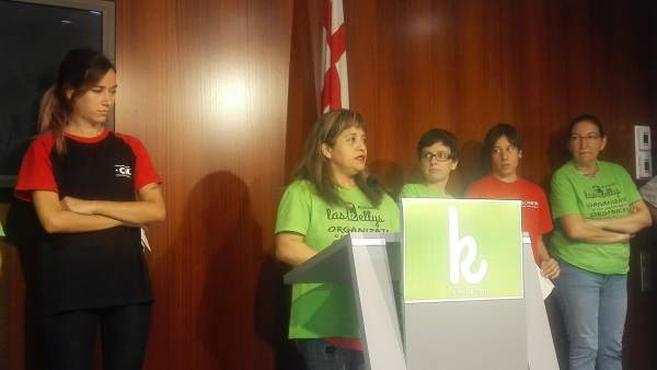 'Las Kellys' Y Sindicatos En Rueda De Prensa En El Ayuntamiento De Barcelona. 'Las Kellys' Y Sindicatos En Rueda De Prensa En El Ayuntamiento De Barcelona.