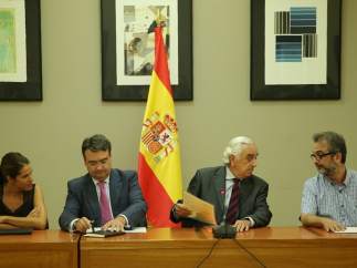 Marcos Peña entrega el laudo a las partes en Madrid