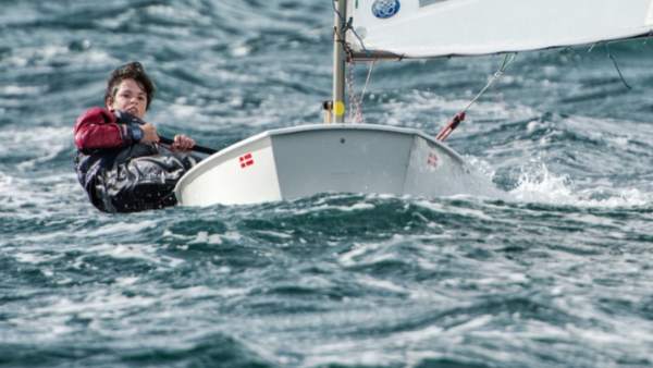 Quicorras navegando en Optimist Quicorras navegando en Optimist
