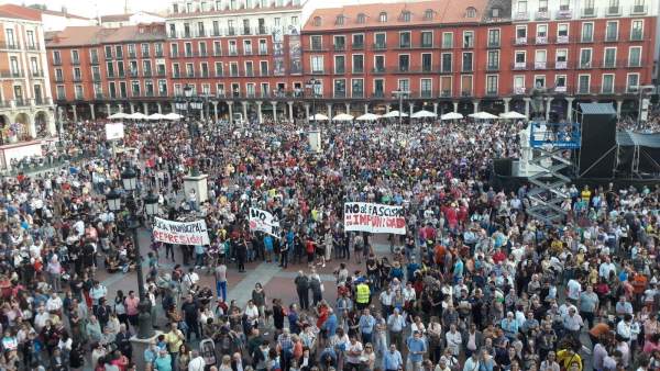 Valladolid. Miles de personas dan inicio a las Fiestas de 2017 Valladolid. Miles de personas dan inicio a las Fiestas de 2017