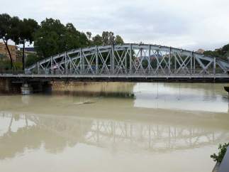 Imagen del río Segura a su paso por Murcia durante el temporal