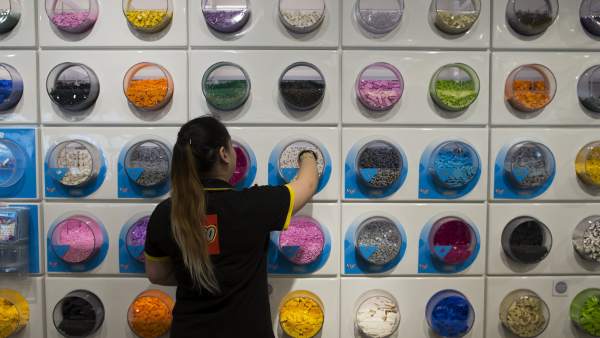 Una trabajadora de Lego Una trabajadora de Lego