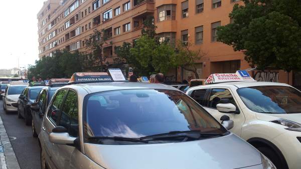 Manifestación de autoescuelas por la huelga de examinadores Manifestación de autoescuelas por la huelga de examinadores