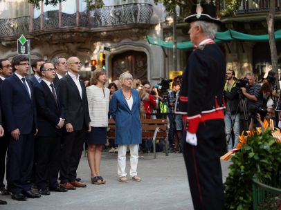 Parte del Govern en la ofrenda floral por la Diada