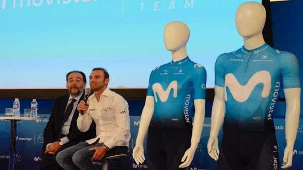 Alejandro Valverde y el nuevo maillot de 2018 del Movistar Alejandro Valverde y el nuevo maillot de 2018 del Movistar