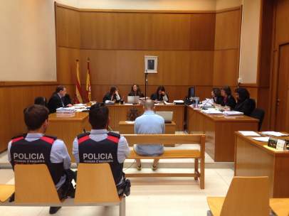 Juicio a un exmonitor de Maristes por pornografía infantil.
