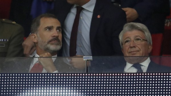 El rey Felipe y Enrique Cerezo El rey Felipe y Enrique Cerezo
