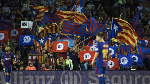 Pancarta en el Camp Nou a favor del 'Sí' Pancarta en el Camp Nou a favor del 'Sí'