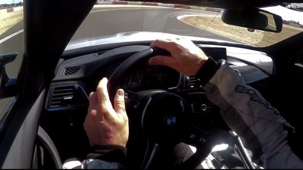 Cómo coger correctamente el volante Cómo coger correctamente el volante