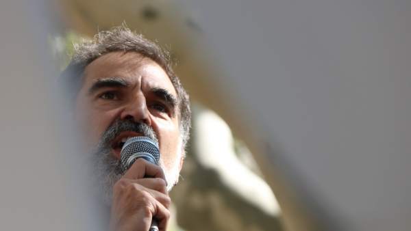 El presidente de Òmnium Cultural, Jordi Cuixart, en la manifestación ante el TSJC. El presidente de Òmnium Cultural, Jordi Cuixart, en la manifestación ante el TSJC.