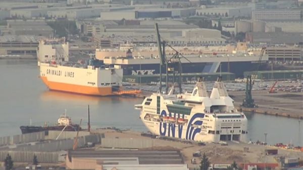 Crucero de los antidisturbios Crucero de los antidisturbios