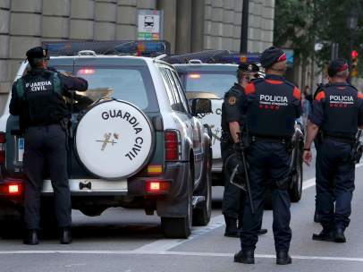 Guardia Civil y Mossos