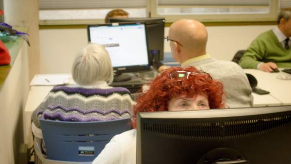 Personas mayores, clases de internet, centro de mayores, jubilados Personas mayores, clases de internet, centro de mayores, jubilados
