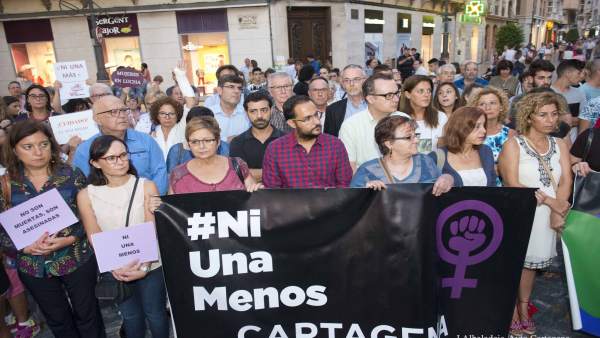 Concentración contra la violencia de género por el asesinato jovend de Canteras Concentración contra la violencia de género por el asesinato jovend de Canteras