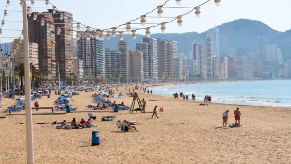 Imagen De Una Playa De Benidorm Imagen De Una Playa De Benidorm