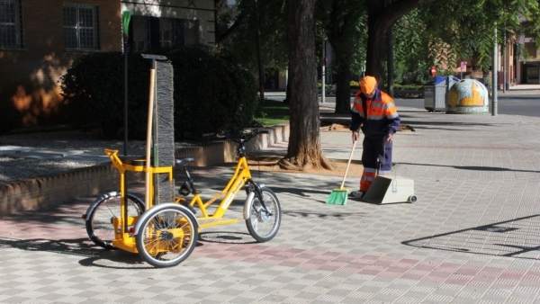 Un trabajador de Lipasam Un trabajador de Lipasam