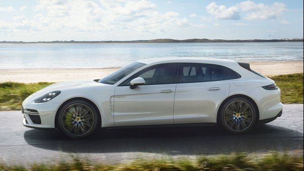 Porsche Panamera Turbo S-E Hybrid Sport Turismo Porsche Panamera Turbo S-E Hybrid Sport Turismo