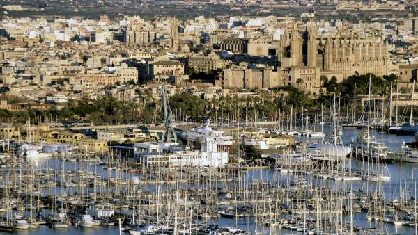 Catedral y Puerto de Palma de Mallorca Catedral y Puerto de Palma de Mallorca