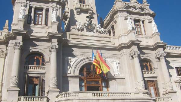 El Govern de la Nau es reuneix el dissabte per "marcar prioritats" i fer una anàlisi "conjunta" de gestió El Govern de la Nau es reuneix el dissabte per "marcar prioritats" i fer una anàlisi "conjunta" de gestió