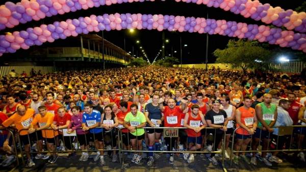 Salida de la Carrera Nocturna. Salida de la Carrera Nocturna.