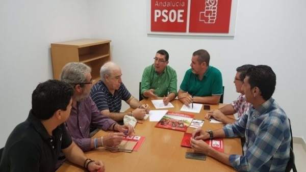 Reunión del PSOE de Huelva con CCOO y UGT. Reunión del PSOE de Huelva con CCOO y UGT.