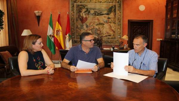 Acuerdo entre Damas y el Ayuntamiento de La Palma del Condado. Acuerdo entre Damas y el Ayuntamiento de La Palma del Condado.