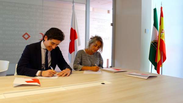 Ruiz y López firman el convenio de colaboración Ruiz y López firman el convenio de colaboración