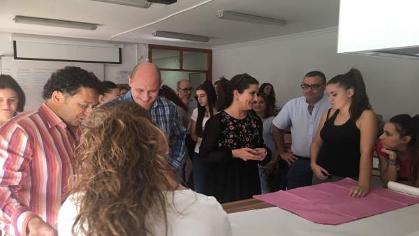 Caballero visita el IES Juan López Morillas. Caballero visita el IES Juan López Morillas.