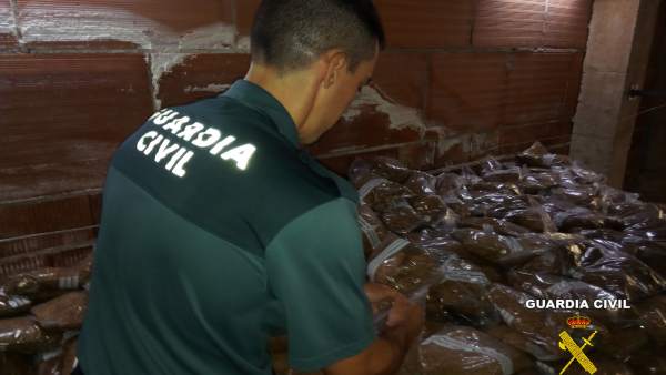 Paquetes de picadura de tabaco intervenidos Paquetes de picadura de tabaco intervenidos