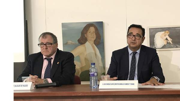 Julio González Zapico, a la derecha Julio González Zapico, a la derecha
