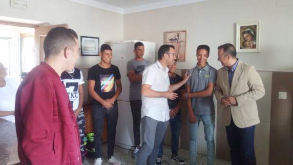 Higinio Almagro con jóvenes extutelados, en la Ciudad de los Niños Higinio Almagro con jóvenes extutelados, en la Ciudad de los Niños