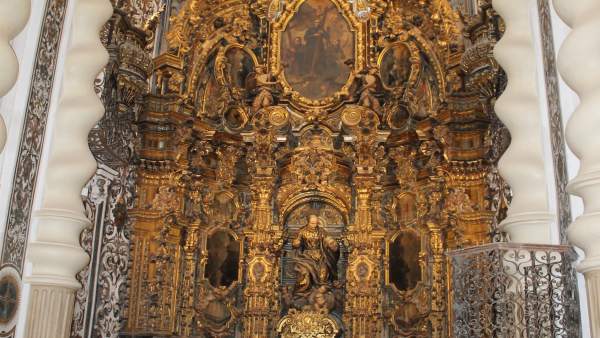 Interior de la iglesia de San Luis de los Franceses en Sevilla Interior de la iglesia de San Luis de los Franceses en Sevilla