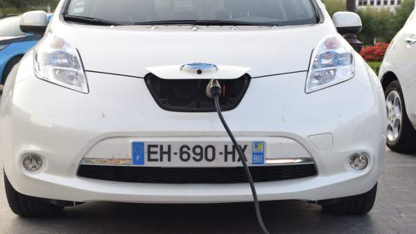 Coche eléctrico. Coche eléctrico.