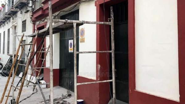 Herido grave un operario en Sevilla cuando trabajaba en una obra sin permisos Herido grave un operario en Sevilla cuando trabajaba en una obra sin permisos