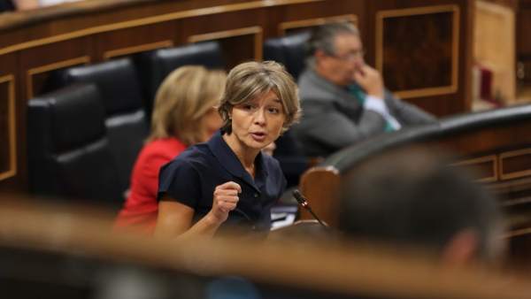 Isabel García Tejerina en la sesión de control al Gobierno en el Congreso Isabel García Tejerina en la sesión de control al Gobierno en el Congreso