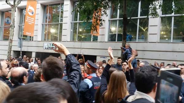 Los Mossos durante el 1-O Los Mossos durante el 1-O
