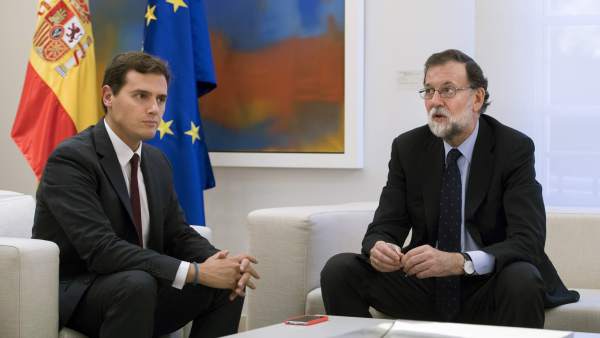 Rajoy recibe en la Moncloa a Rivera Rajoy recibe en la Moncloa a Rivera