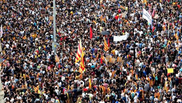 Marcha de miles de personas en Barcelona Marcha de miles de personas en Barcelona