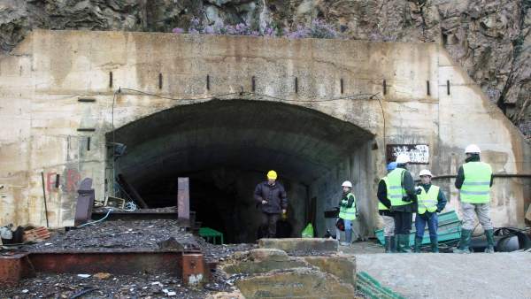 Entrada del túnel de la mina de Riotinto Entrada del túnel de la mina de Riotinto