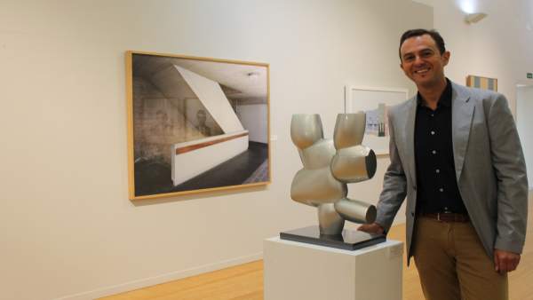 El concejal de Cultura, Manuel Lara, visita la muestra El concejal de Cultura, Manuel Lara, visita la muestra