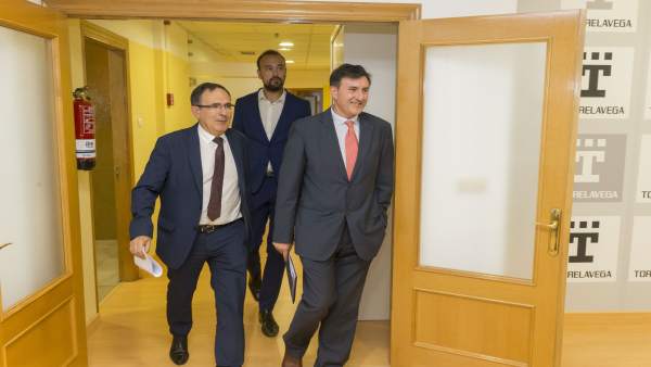 Fernández Mañanes se reúne con Cruz Viadero y López Estrada Fernández Mañanes se reúne con Cruz Viadero y López Estrada