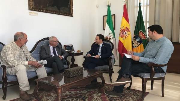 Belizón visita el Ayuntamiento de El Puerto Belizón visita el Ayuntamiento de El Puerto