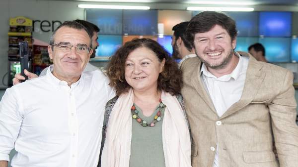 Juan Pedro Yllanes, Mae de la Concha y Alberto Jarabo en el Palma Arena Juan Pedro Yllanes, Mae de la Concha y Alberto Jarabo en el Palma Arena