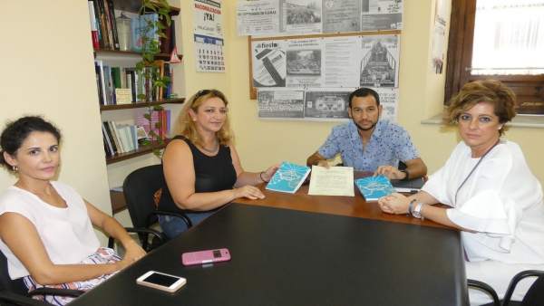 Np Y Fotos Iu Se Suma Al ‘Pacto Contra El Antigitanismo’ Que Impulsa Fakali Np Y Fotos Iu Se Suma Al ‘Pacto Contra El Antigitanismo’ Que Impulsa Fakali