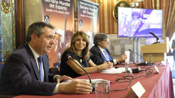 Sevilla 04/10/2017El Alcalde De Sevilla, Juan Espadas, Y La Presidenta De La Jun Sevilla 04/10/2017El Alcalde De Sevilla, Juan Espadas, Y La Presidenta De La Jun