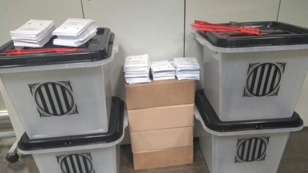 Urnas y papeletas del 1-O Urnas y papeletas del 1-O