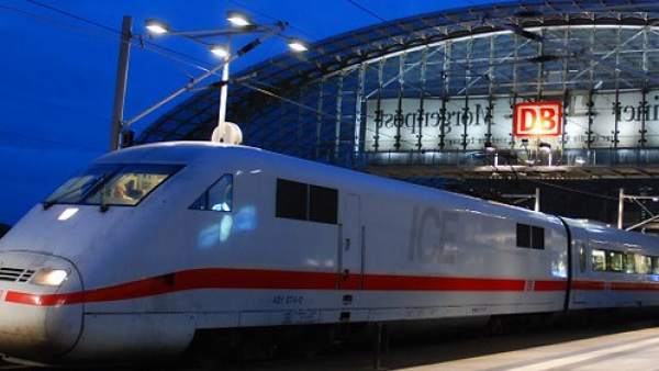 Tren DB. Tren DB.