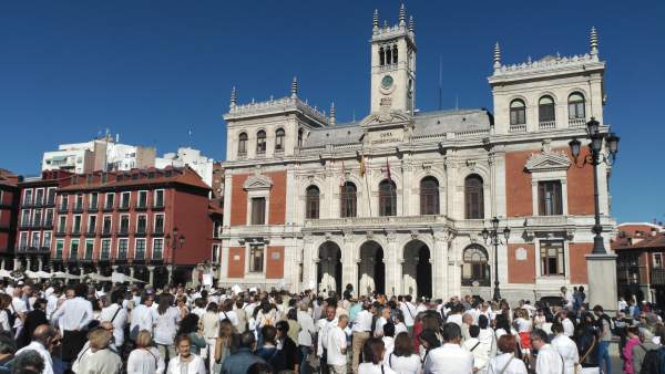Valladolid.- Centenares de vallisoeltanos acuden a la iniciativa '¿Hablamos?' Valladolid.- Centenares de vallisoeltanos acuden a la iniciativa '¿Hablamos?'
